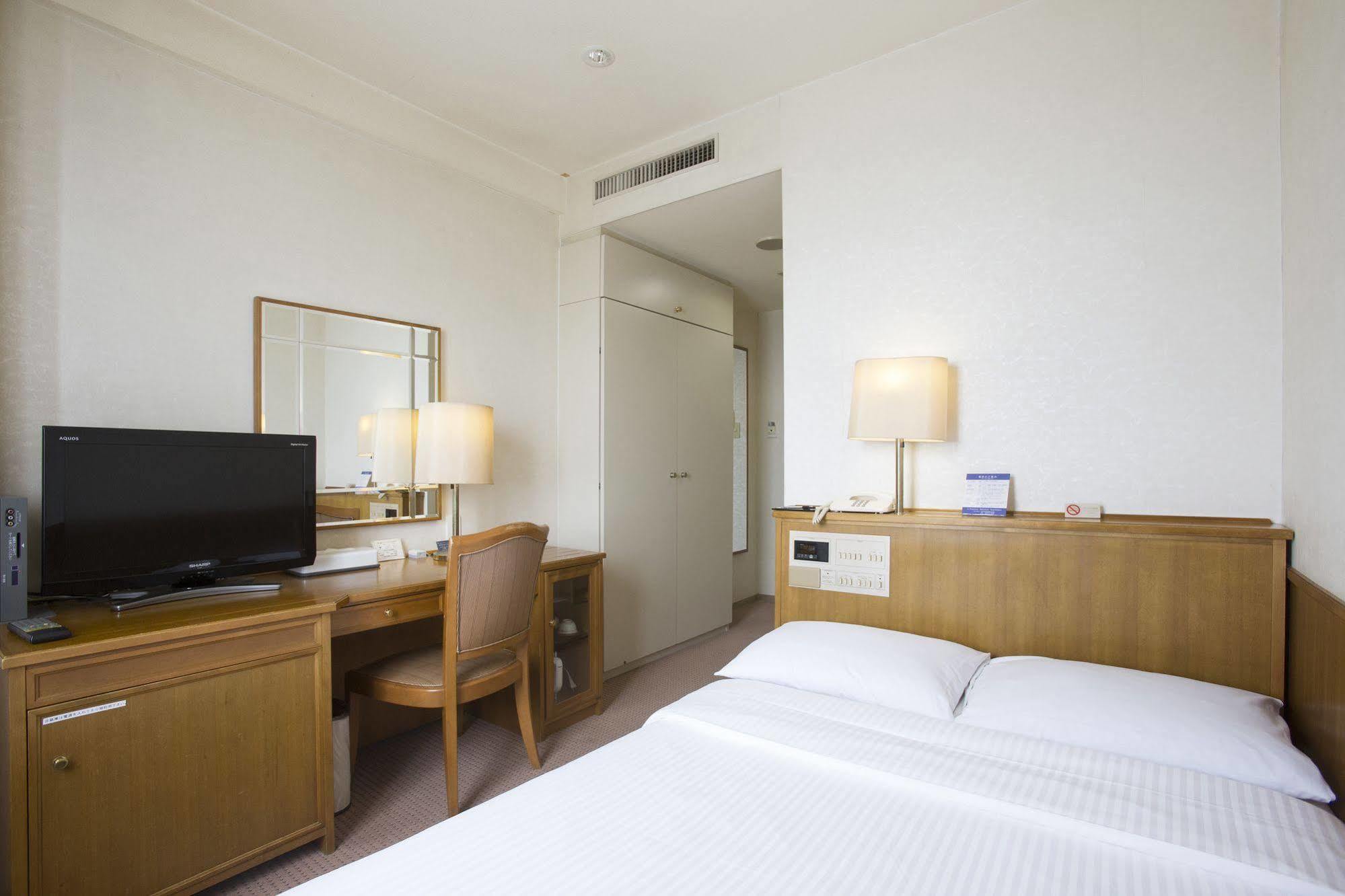 Tetoranze Makuhari Inagekaigan Hotel Chiba Exterior photo